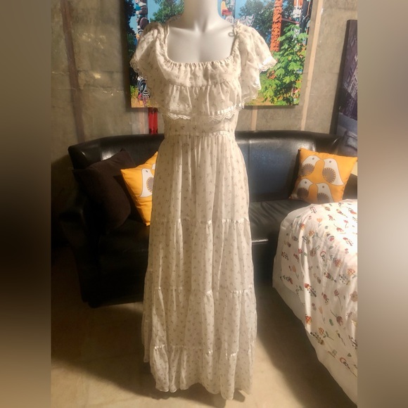 Gunne Sax Dresses & Skirts - Gunne Sax dress.  Rare & vintage.  Size small.  Excellent condition.